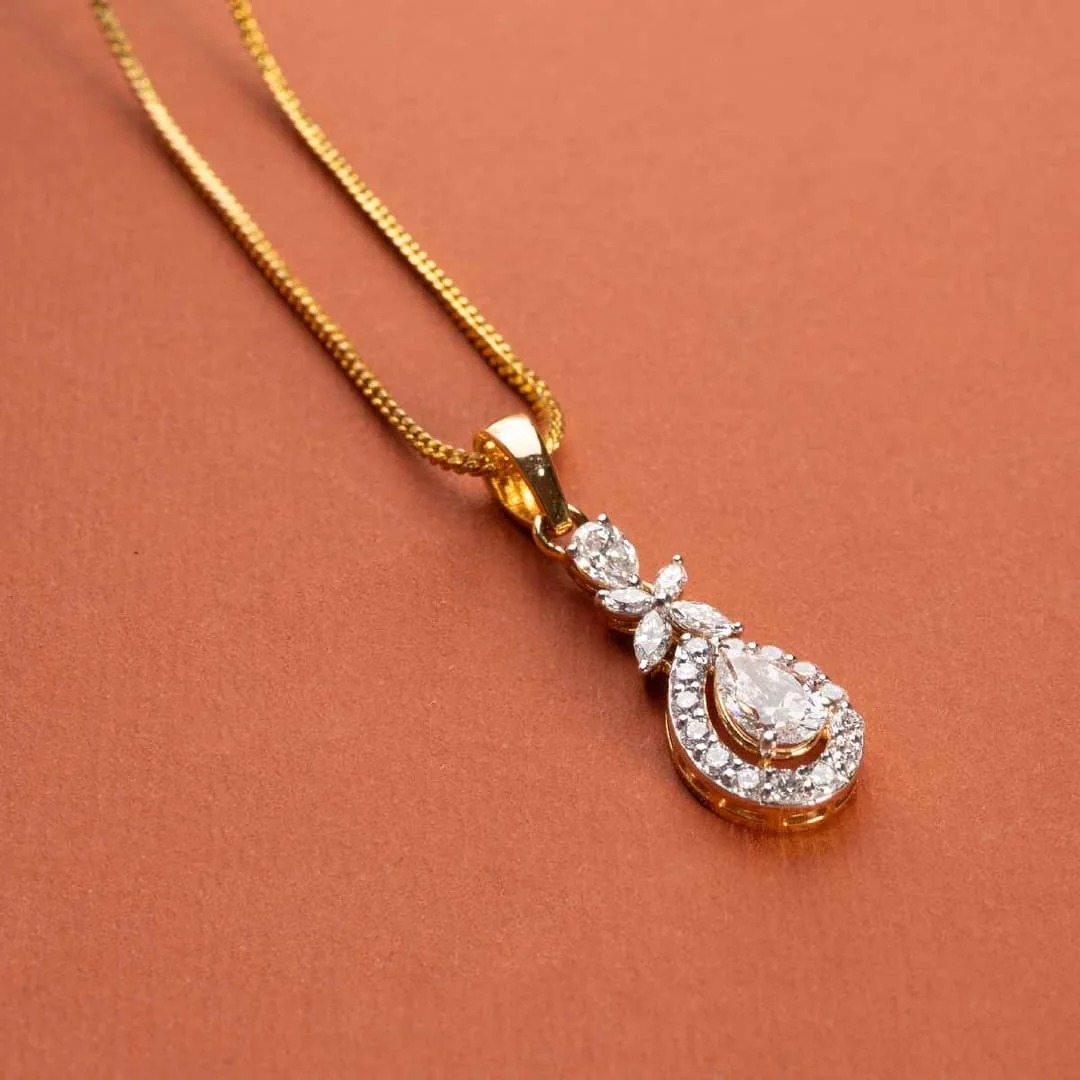 Lab-grown diamond pendant