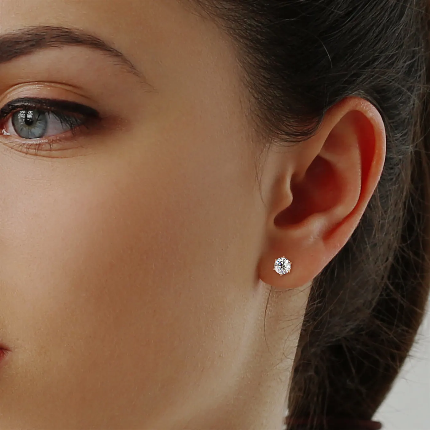 Lab-grown diamond ring