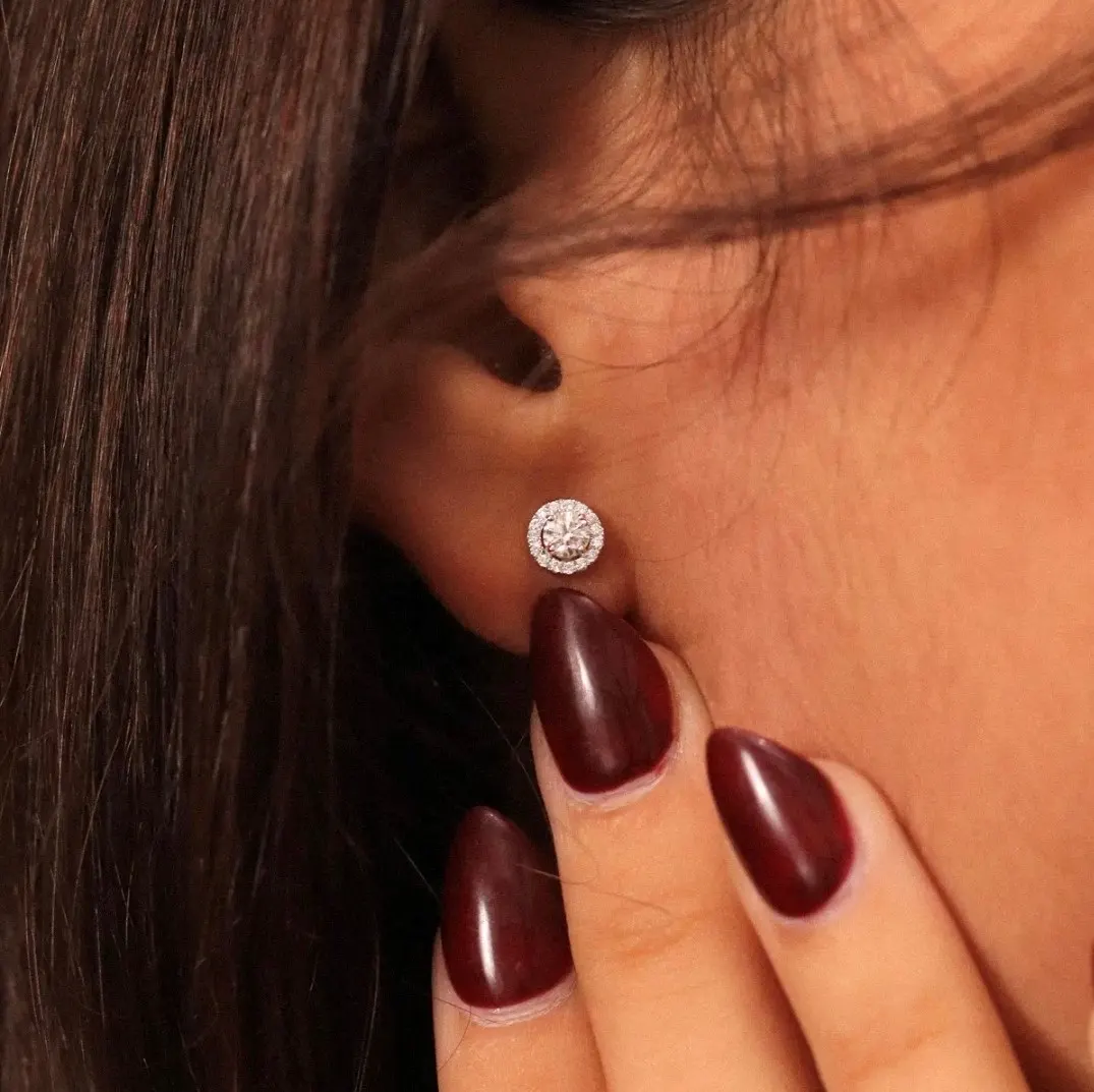 Lab-grown diamond ring
